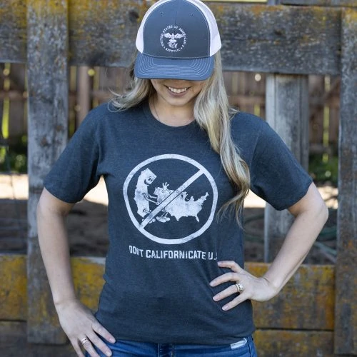 Woman wearing charcoal Don't Californicate US T-shirt from United States of American's Republic USOAR